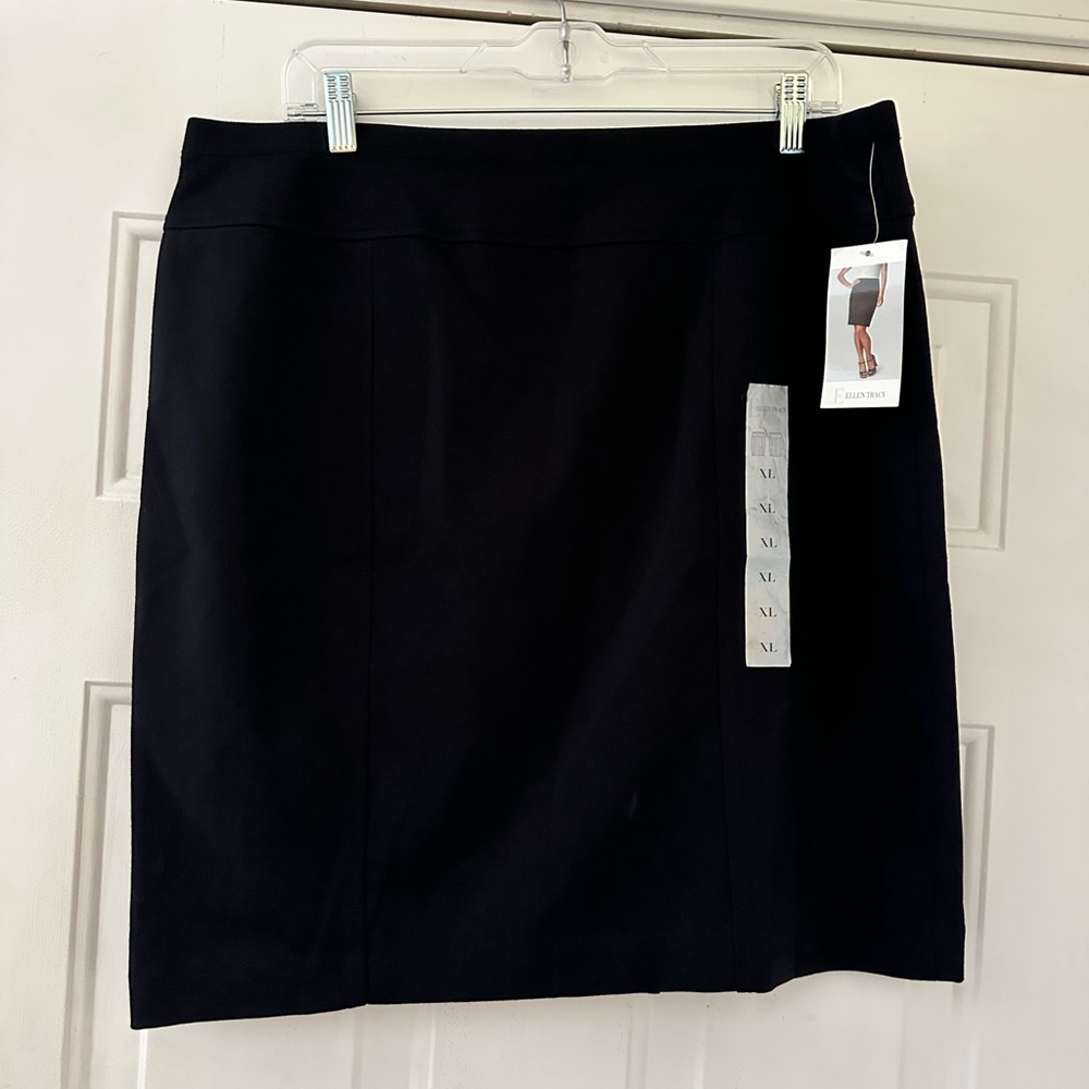 Ellen Tracy Black Knit Skirt. NWT. XL